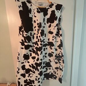 ARULA Black and White Patterned Mini Dress